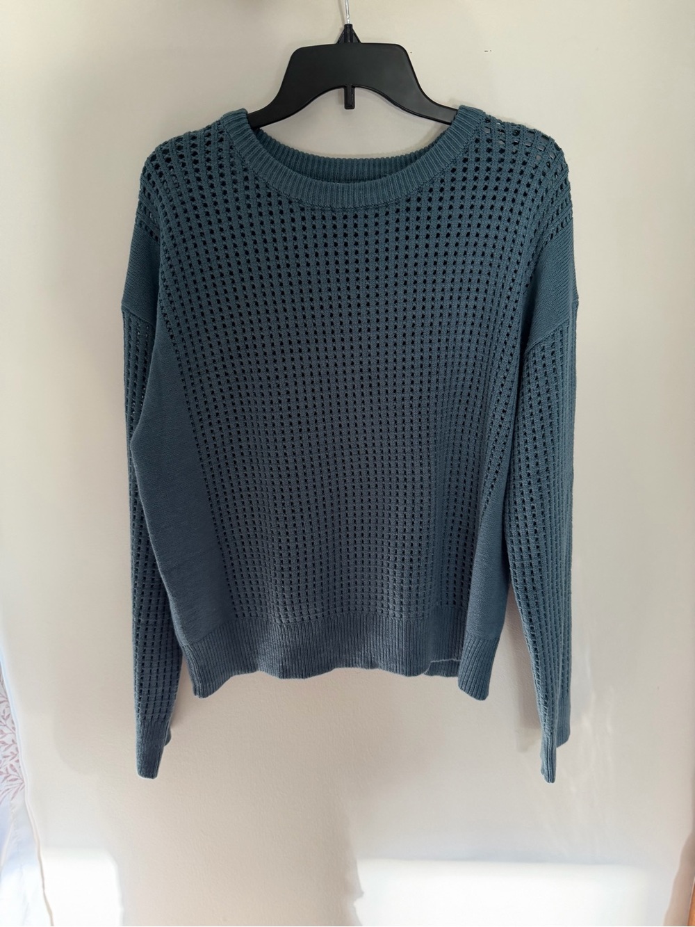 Grace Karin Women’s M Blue Gray Open Knit Crochet Crewneck Sweater EUC